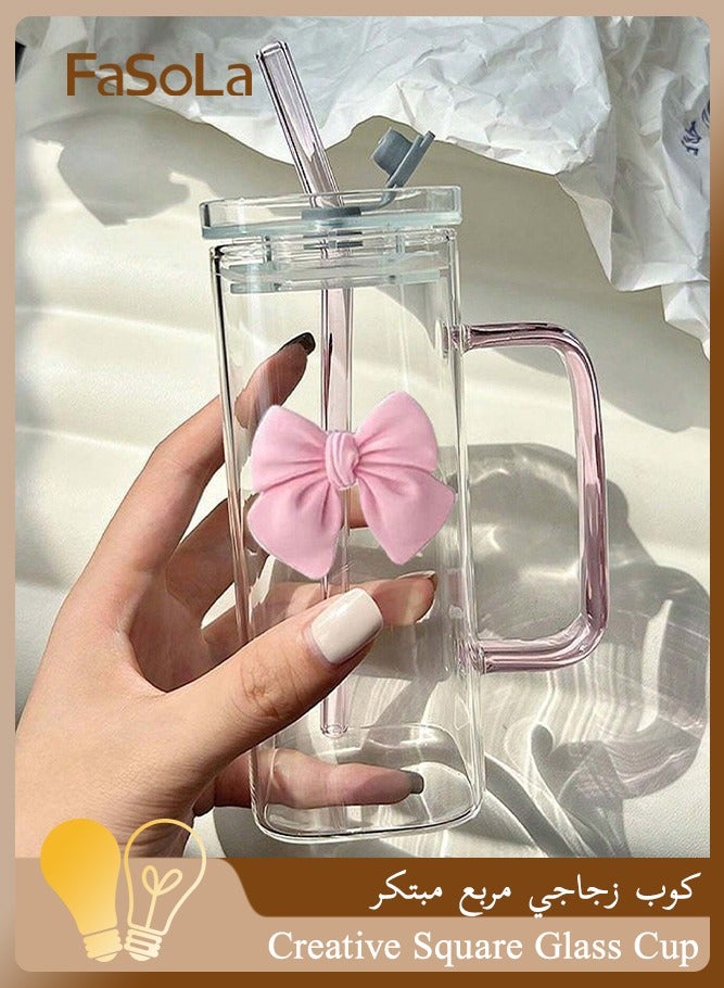 فاصولا كوب زجاجي مربع مبتكر، 1 قطعة سعة 380ml كأس للمشروبات مع مقبض وردي، كوب زجاجي من زجاج البورسليكات مع غطاء ومصاصة، كأس ماء مقاوم للحرارة مناسب لـ القهوة الباردة، الحليب، الشاي، العصير، هدية أنيقة لـ البنات و الطالبات (لون وردي) - Image 1